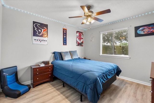 419 Forest Hills Drive, League City, TX 77573