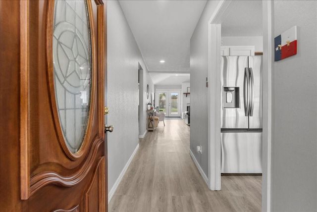 419 Forest Hills Drive, League City, TX 77573