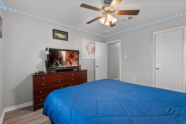 419 Forest Hills Drive, League City, TX 77573