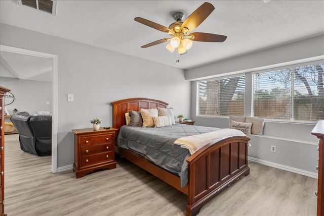 419 Forest Hills Drive, League City, TX 77573