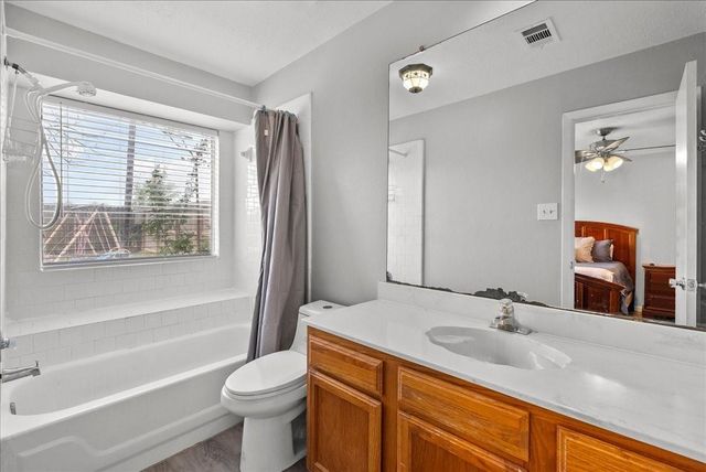 419 Forest Hills Drive, League City, TX 77573