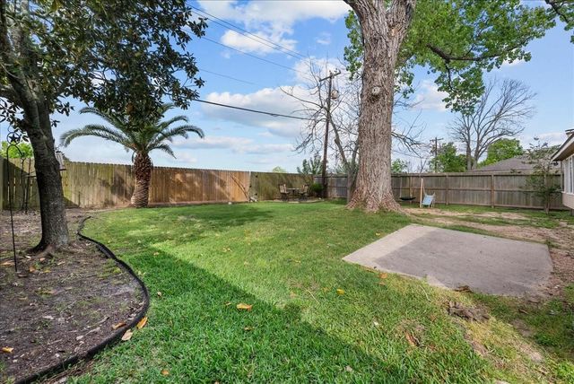 419 Forest Hills Drive, League City, TX 77573