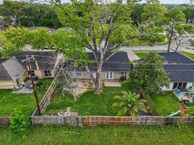 419 Forest Hills Drive, League City, TX 77573