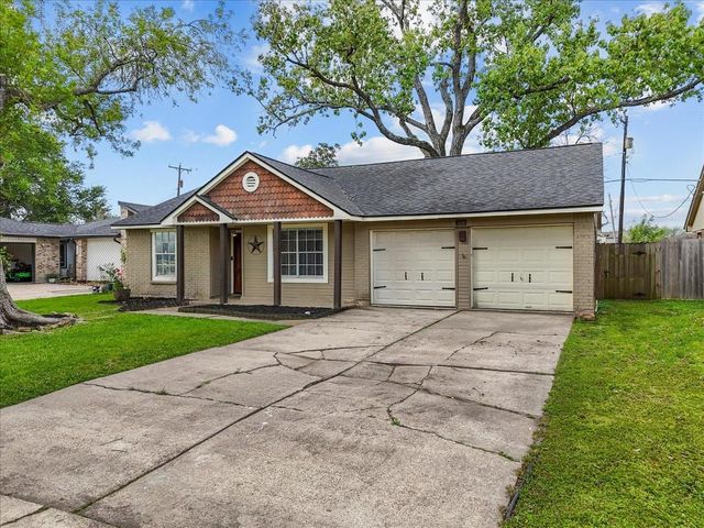 419 Forest Hills Drive, League City, TX 77573