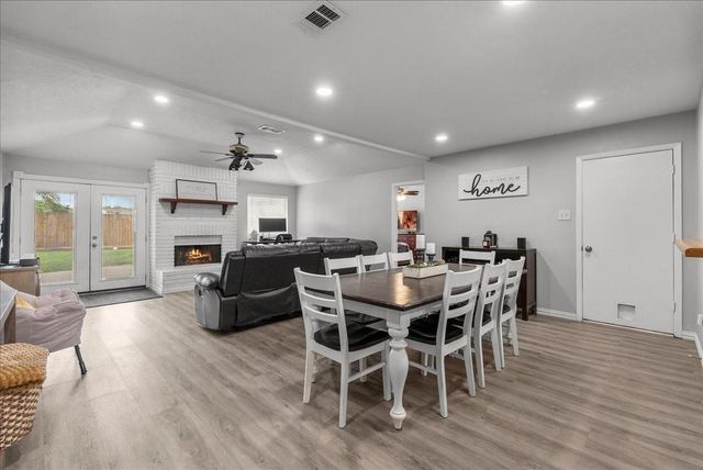 419 Forest Hills Drive, League City, TX 77573