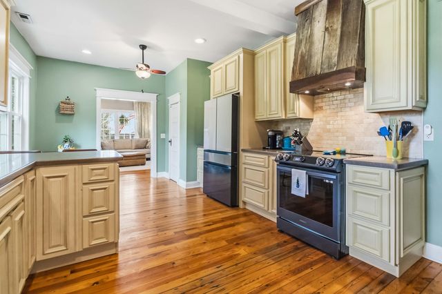 2075 Old Whitley Road, London, KY 40744