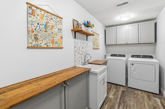 2075 Old Whitley Road, London, KY 40744