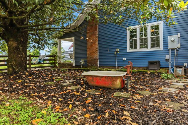 2075 Old Whitley Road, London, KY 40744