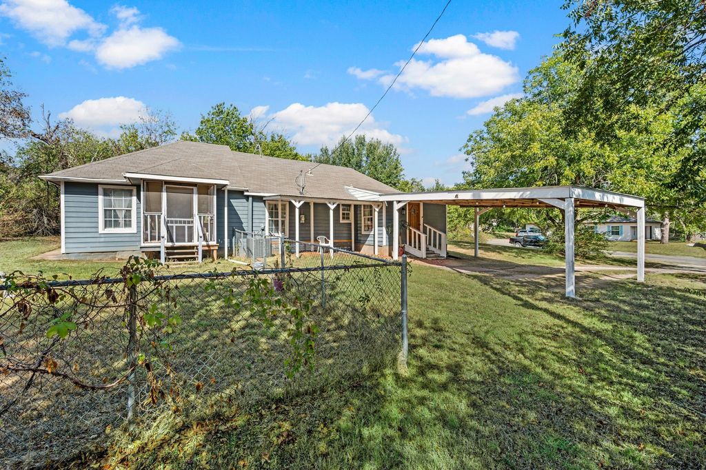 309 E 1st Street, Keene, TX 76059 — photo 4
