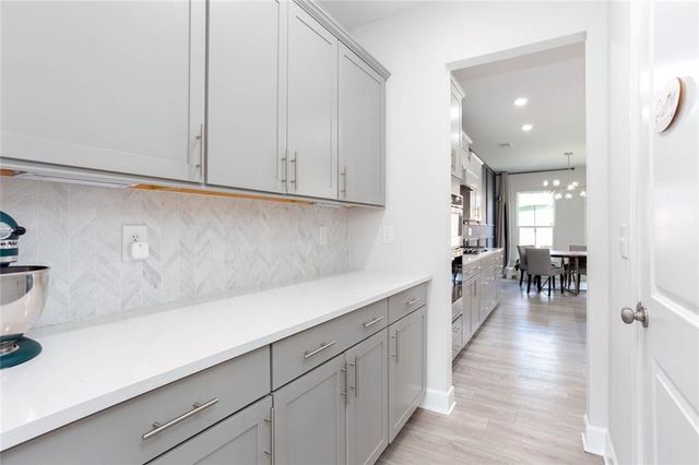 2000 Garvin Road, Acworth, GA 30101