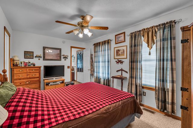 6912 State Route Bb, West Plains, MO 65775