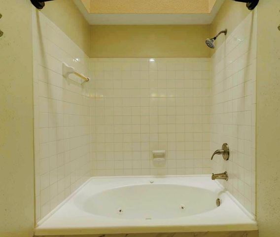 9800 Pagewood Lane 3402, Houston, TX 77042