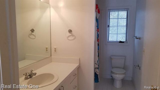 4978 Somerton Drive, Troy, MI 48085