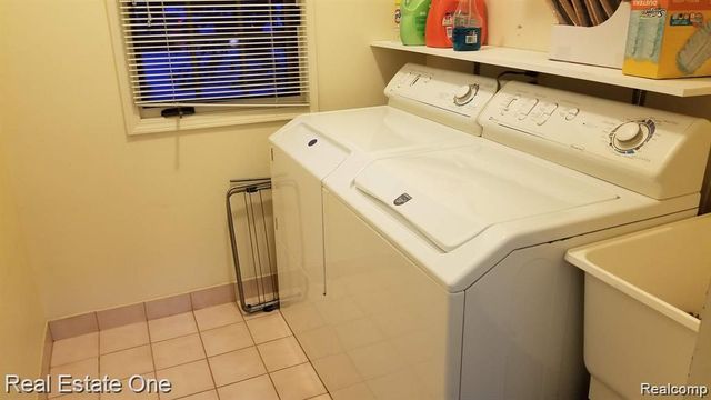 4978 Somerton Drive, Troy, MI 48085