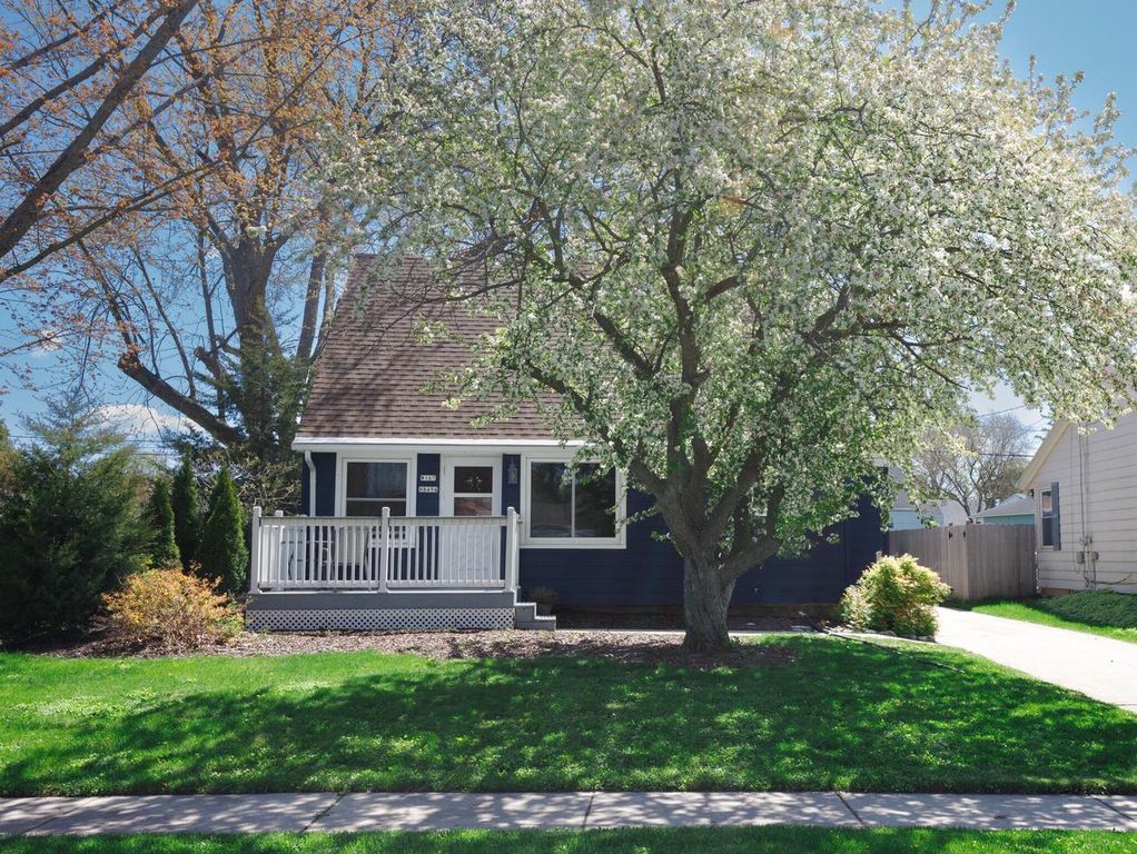 W167N8494 Theodore AVENUE, Menomonee Falls, WI 53051