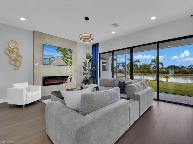 20739 Fair Oak LN, Estero, FL 33928