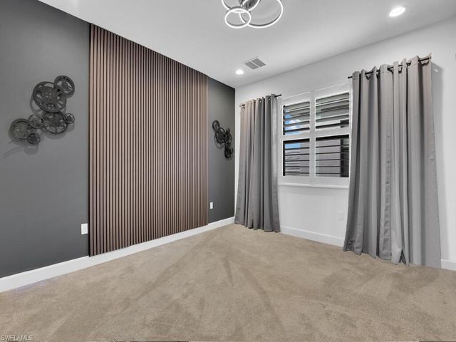 20739 Fair Oak LN, Estero, FL 33928