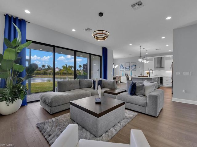 20739 Fair Oak LN, Estero, FL 33928