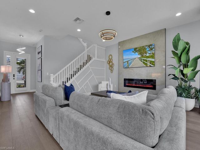 20739 Fair Oak LN, Estero, FL 33928