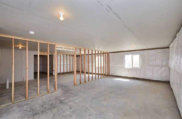 5543 167th Street, Urbandale, IA 50323