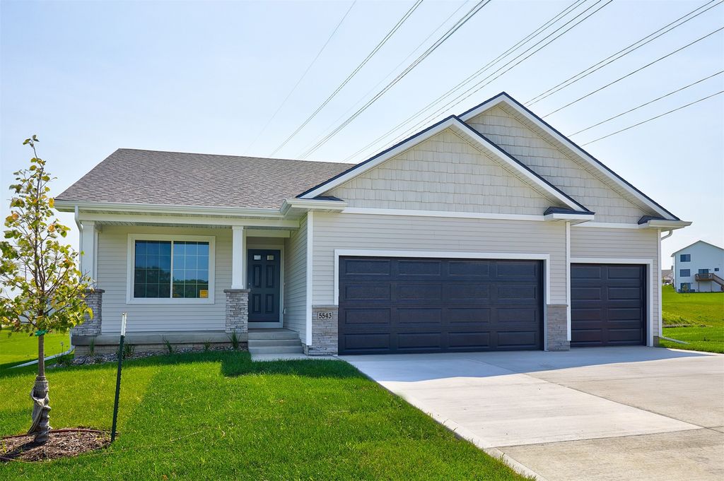 5543 167th Street, Urbandale, IA 50323