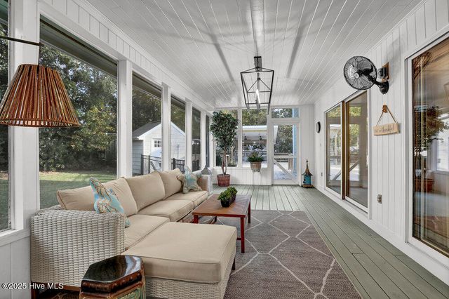 2001 Cordgrass Road, Hampstead, NC 28443