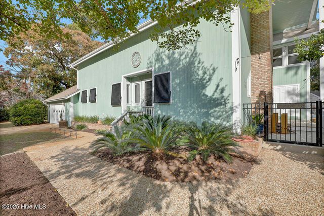 2001 Cordgrass Road, Hampstead, NC 28443