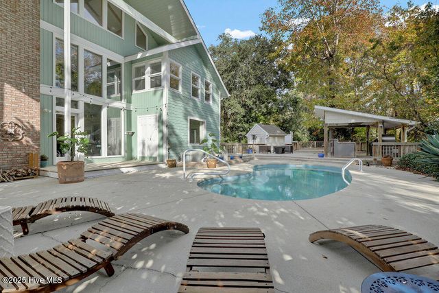 2001 Cordgrass Road, Hampstead, NC 28443