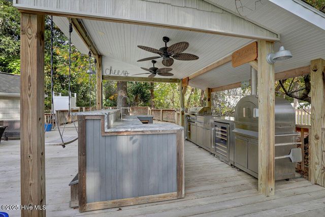 2001 Cordgrass Road, Hampstead, NC 28443