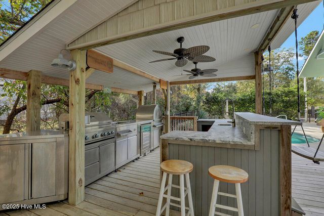 2001 Cordgrass Road, Hampstead, NC 28443