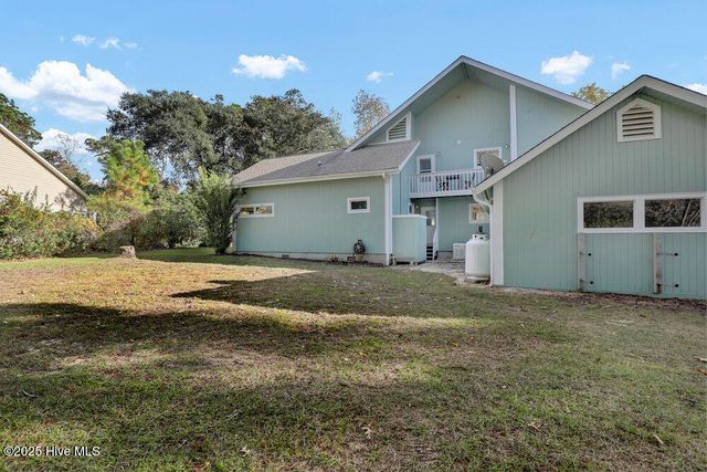 2001 Cordgrass Road, Hampstead, NC 28443