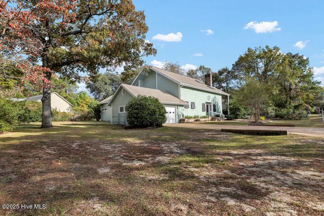 2001 Cordgrass Road, Hampstead, NC 28443