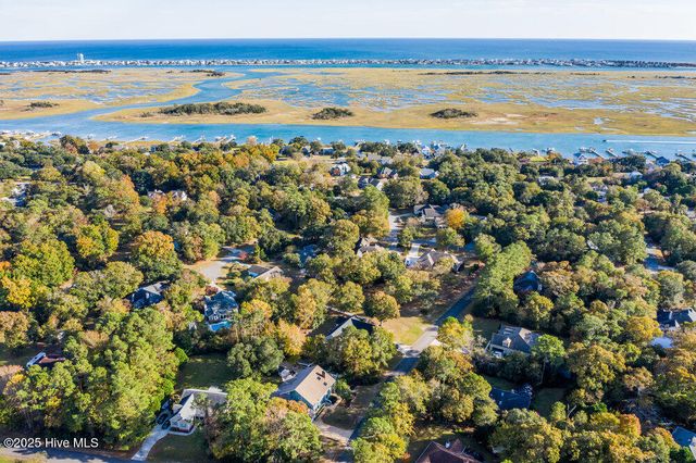 2001 Cordgrass Road, Hampstead, NC 28443