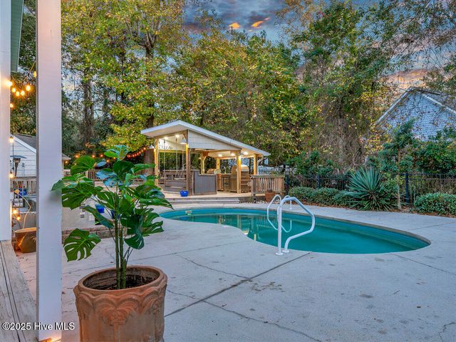 2001 Cordgrass Road, Hampstead, NC 28443