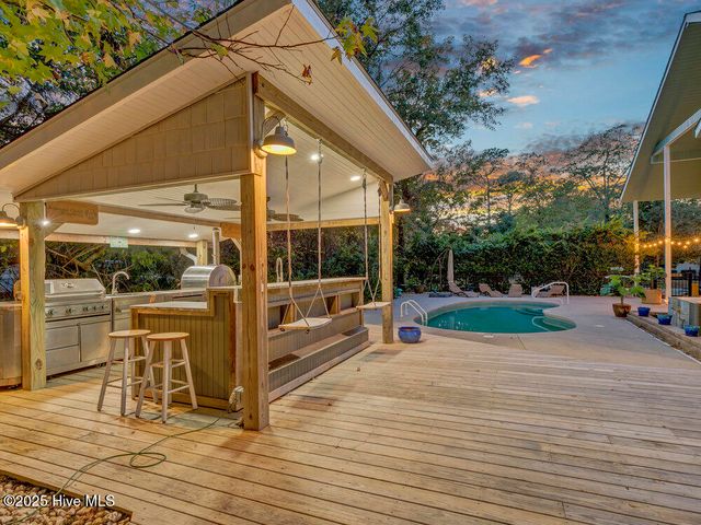 2001 Cordgrass Road, Hampstead, NC 28443