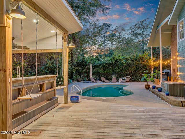 2001 Cordgrass Road, Hampstead, NC 28443