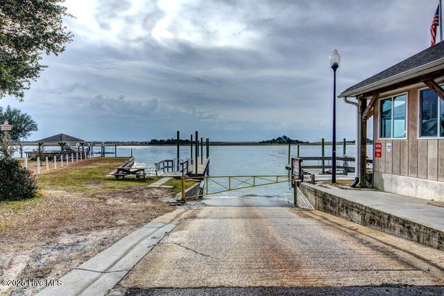 2001 Cordgrass Road, Hampstead, NC 28443