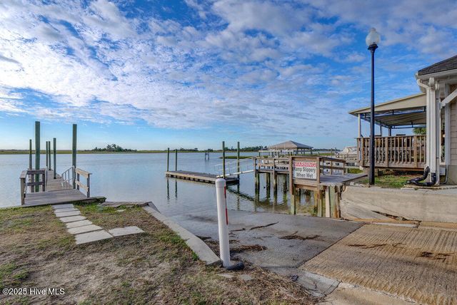 2001 Cordgrass Road, Hampstead, NC 28443