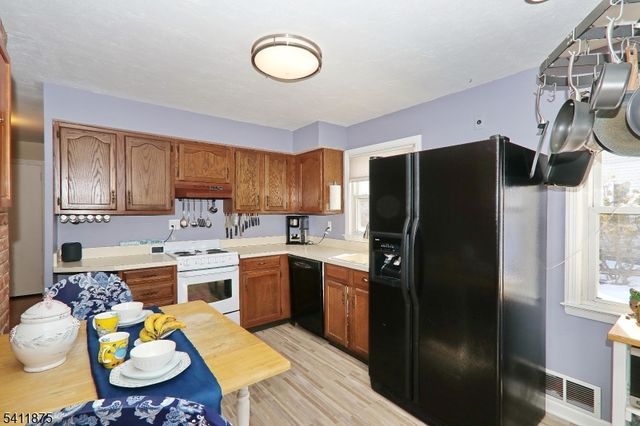 1314 Wood Valley Rd, Mountainside Boro, NJ 07092