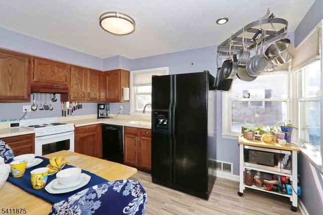 1314 Wood Valley Rd, Mountainside Boro, NJ 07092