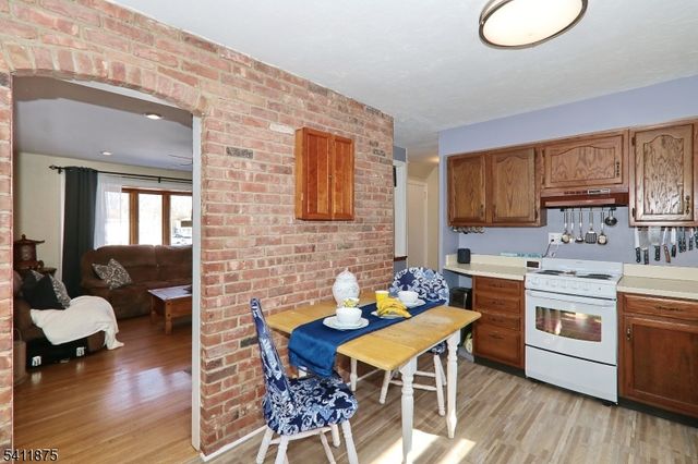 1314 Wood Valley Rd, Mountainside Boro, NJ 07092