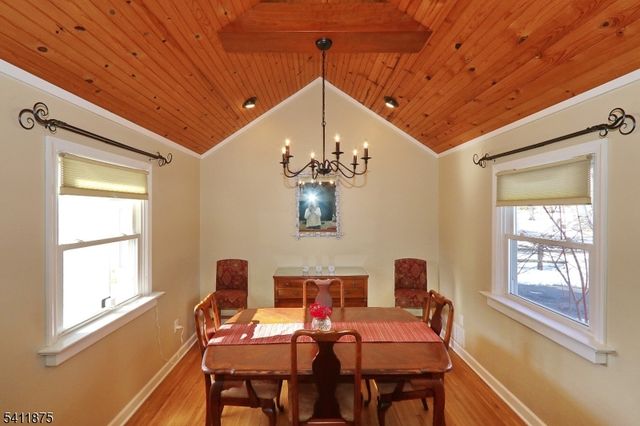 1314 Wood Valley Rd, Mountainside Boro, NJ 07092