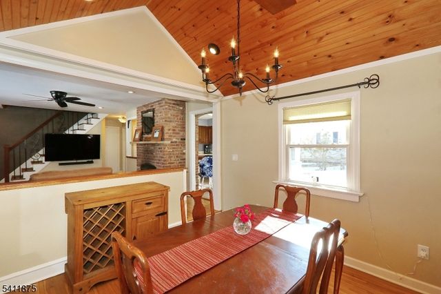 1314 Wood Valley Rd, Mountainside Boro, NJ 07092