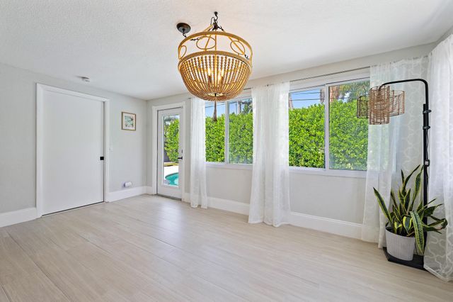 511 Ivy Avenue, Palm Beach Gardens, FL 33410