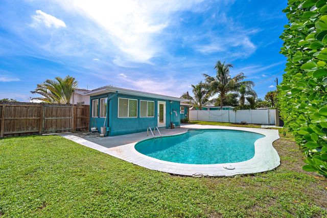 511 Ivy Avenue, Palm Beach Gardens, FL 33410