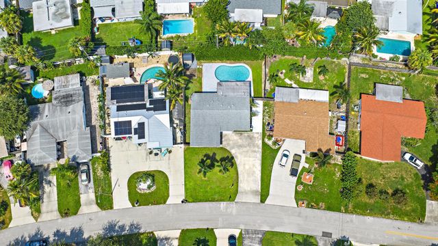 511 Ivy Avenue, Palm Beach Gardens, FL 33410