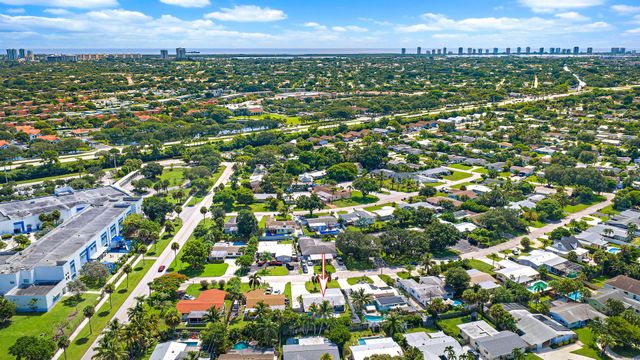 511 Ivy Avenue, Palm Beach Gardens, FL 33410