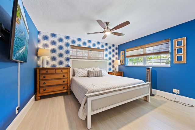 511 Ivy Avenue, Palm Beach Gardens, FL 33410