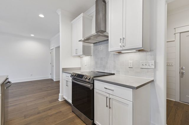 219 S Bilbro St, Murfreesboro, TN 37130