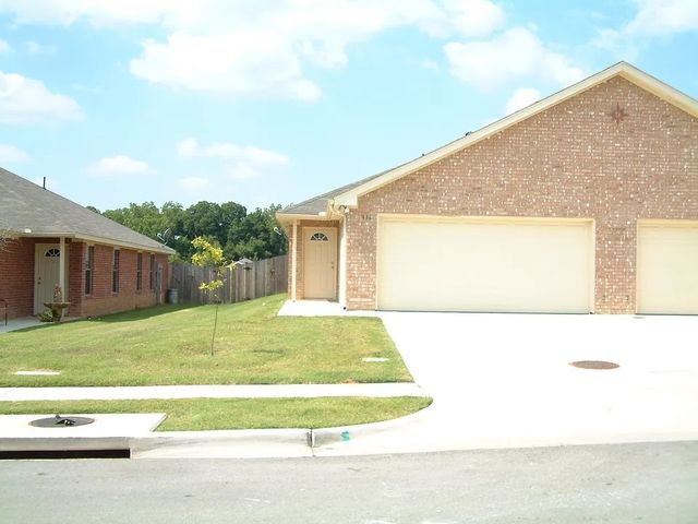 936 Sylvia Street, Weatherford, TX 76086